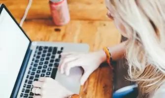 Quais são as vantagens de fazer um curso de informática programada